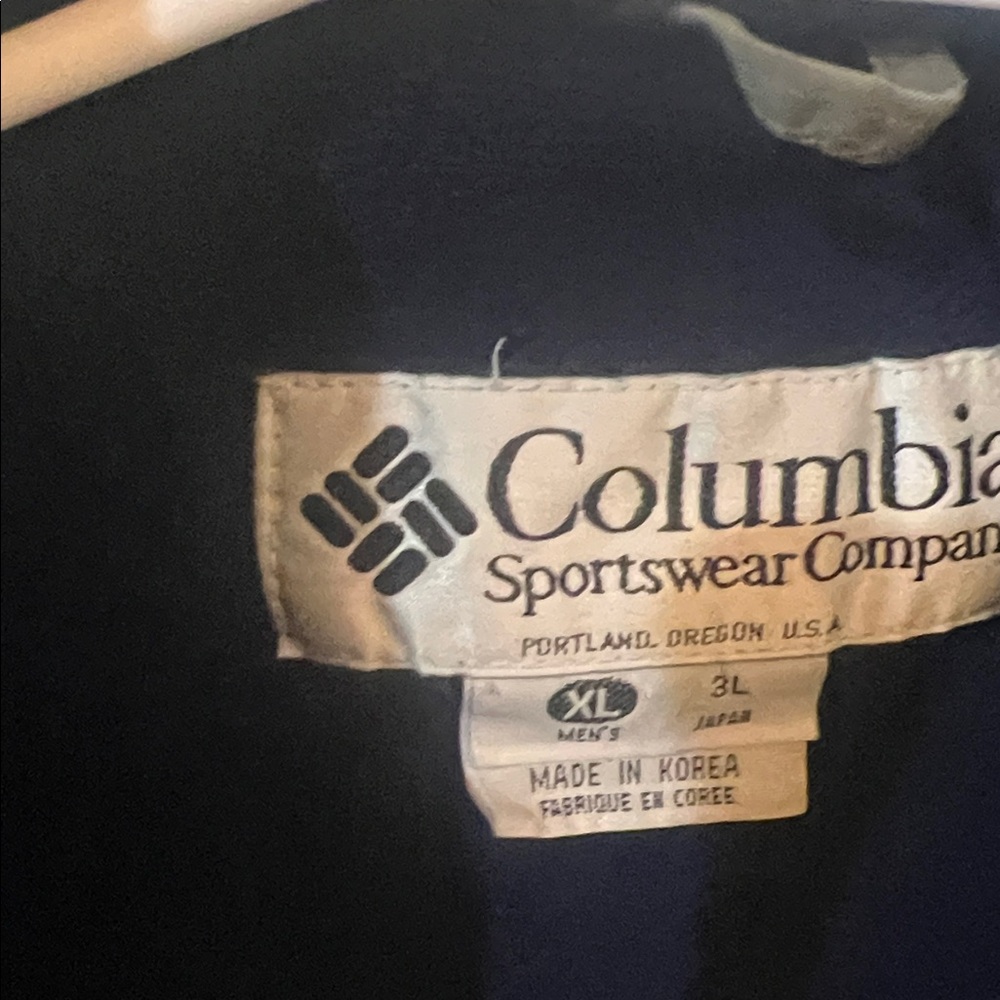 Columbia Khaki and Navy Jacket - Picture 3 of 8
